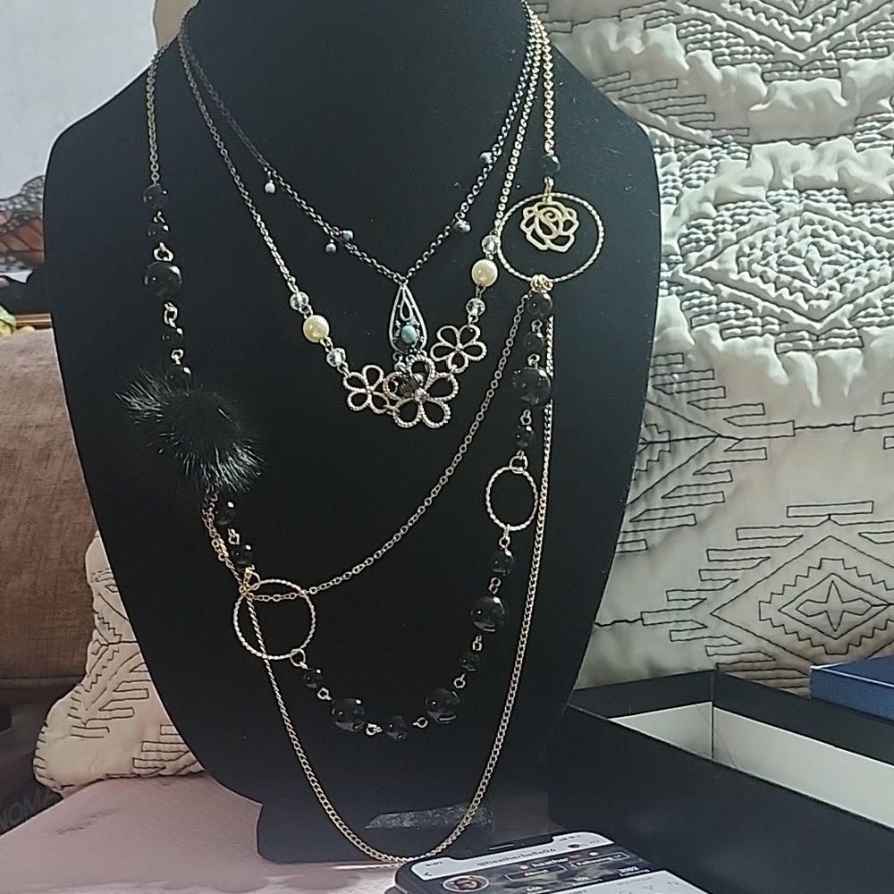 3 Pcs Elegant Black and Gold Layered Necklace $15